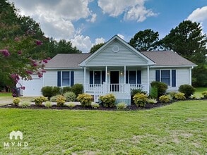 Building Photo - 2004 Benttree Dr
