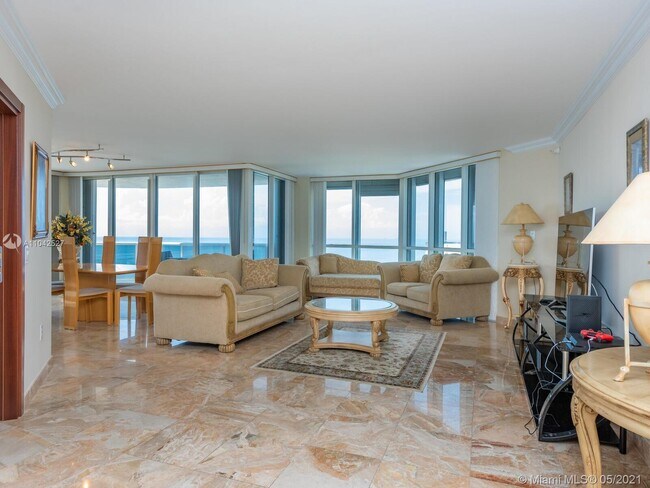 Building Photo - 16711 Collins Ave