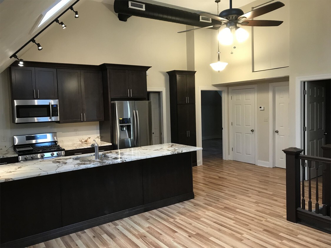 Foto principal - 6811 Thomas Blvd