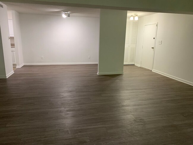 Building Photo - LOCATED NEAR CRABTREE-- CONDO AT MARTINIQU...