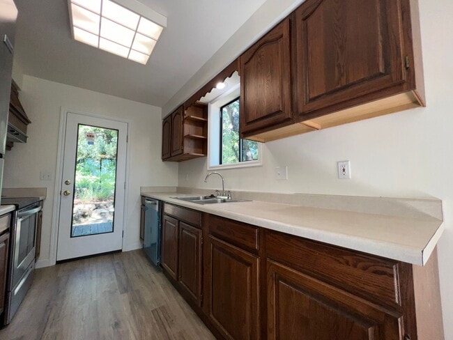 Building Photo - 276-278 Gresham St