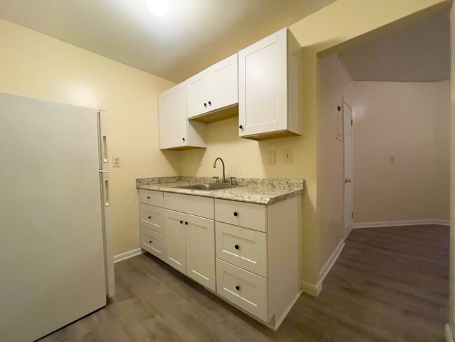Kitchen - 160 Quinnipiac Ave