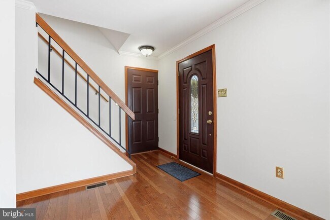 Foto del edificio - 56 Jasen Dr