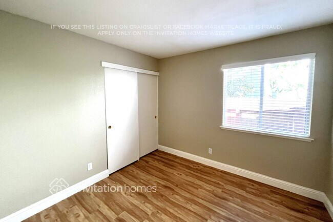 Foto del edificio - 2522 Drummond Dr