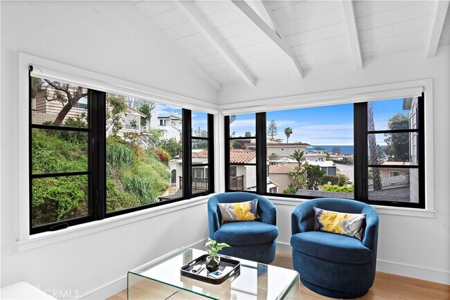 Foto del edificio - 370 Nyes Pl