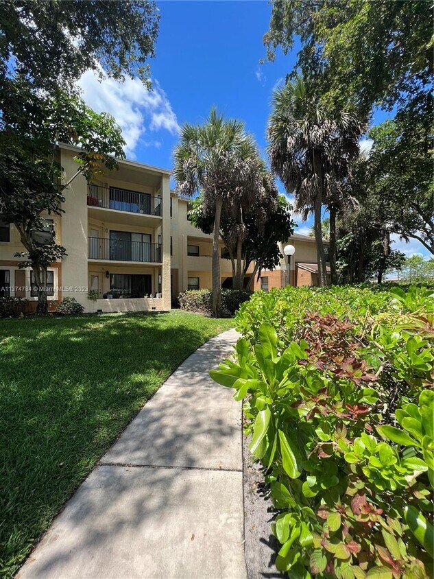 9999 Summerbreeze Dr Unit 117, Sunrise, FL 33322 Condo for Rent in