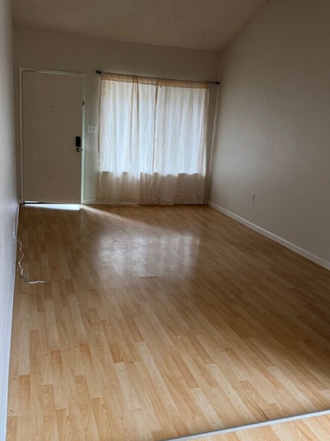 Foto del edificio - Great 2bd/1bth in Sacramento