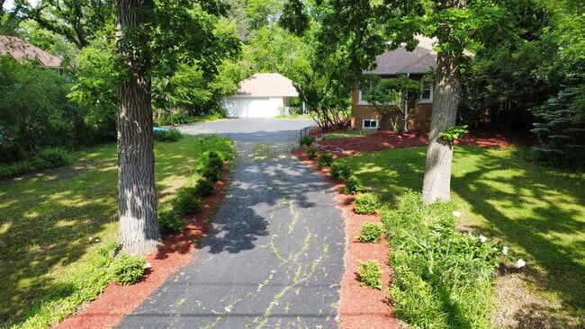 Foto del edificio - 2325 Shady Ln