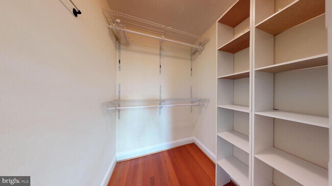 Foto del edificio - 912 Barnaby St SE