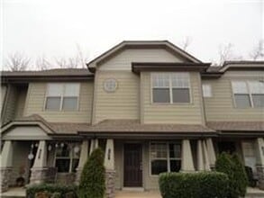 Building Photo - 105 4th Ave