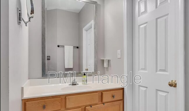 Building Photo - 2111 Baycourt Trail