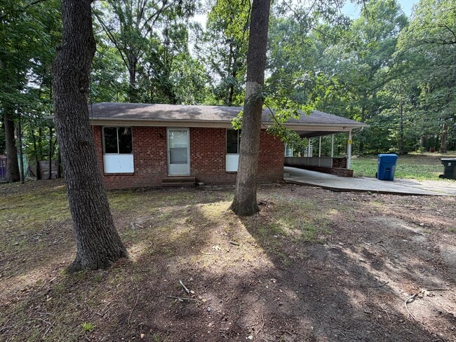 Building Photo - 114 Oakspring Ln