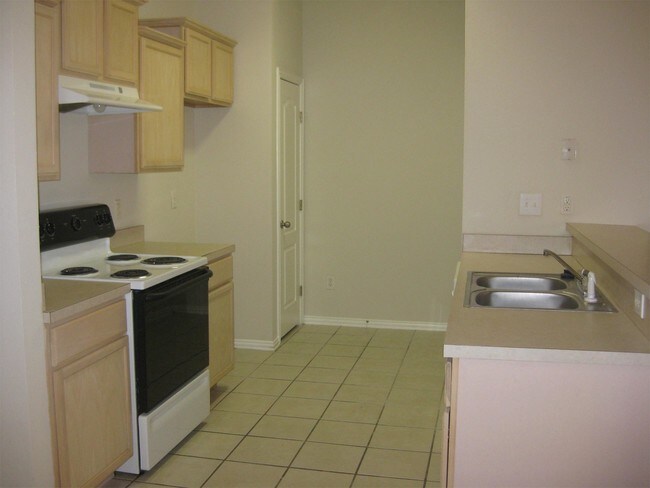 Foto del edificio - 5606 Homestead Rd