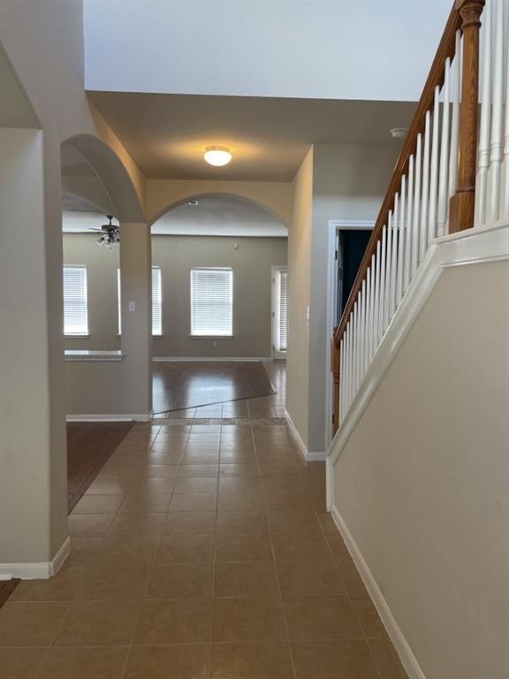 Building Photo - 18400 Dry Brook Loop