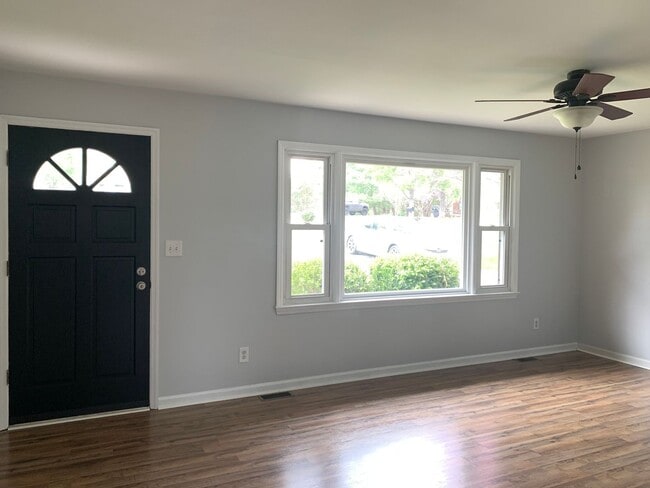 Foto del edificio - 3009 Sleepy Ridge Dr