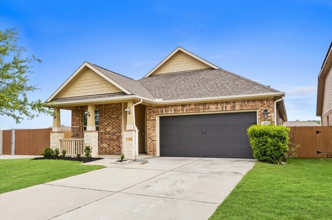 Building Photo - 4211 Green Landing Dr