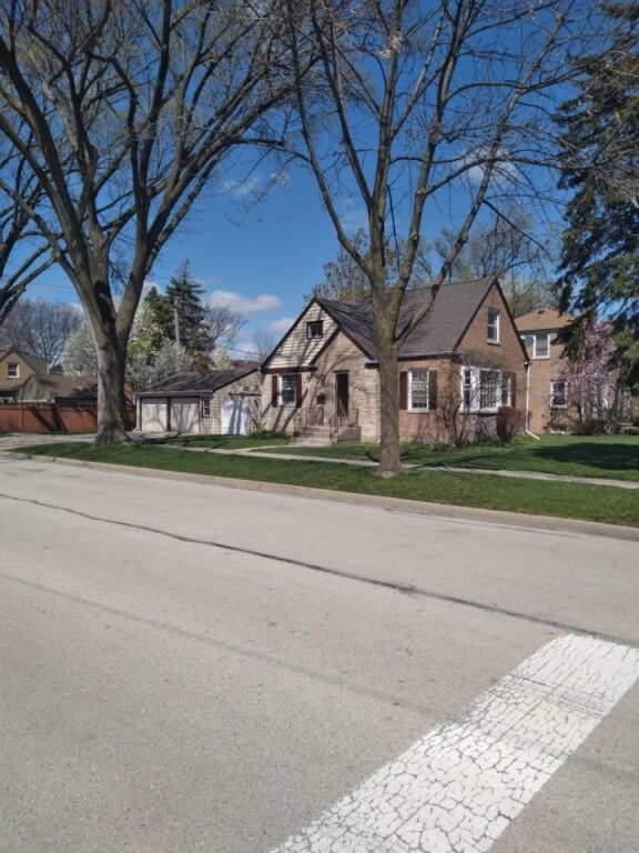 Primary Photo - 644 S 10th Ave
