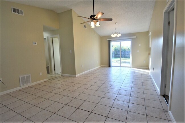 Foto del edificio - 5605 Brandon St