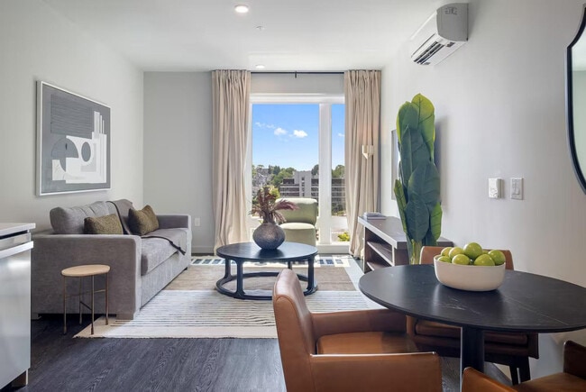 Building Photo - 51 S Broadway