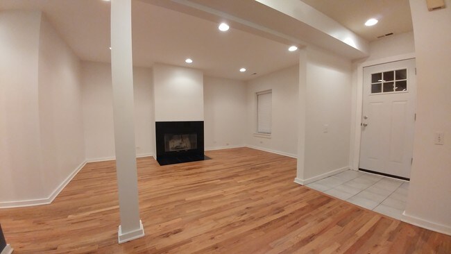Building Photo - 1741 N Honore St