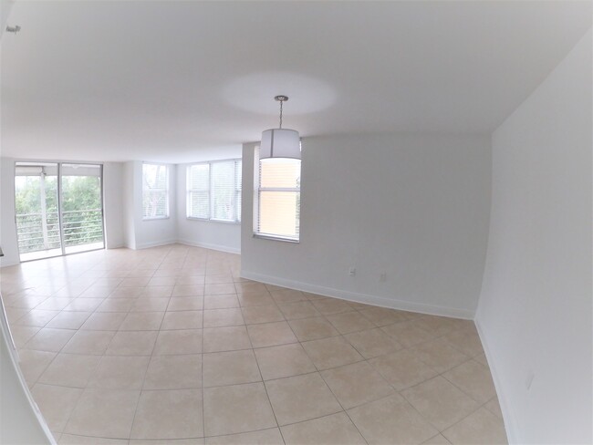 Foto del edificio - 17890 W Dixie Hwy
