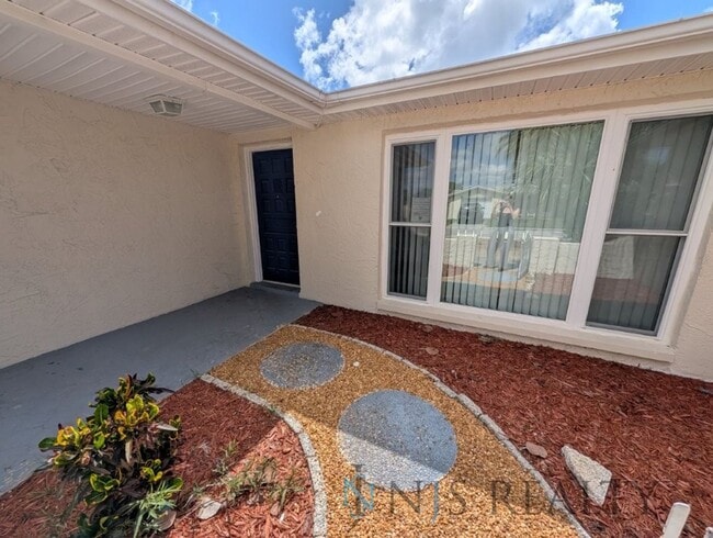 Building Photo - 1203 Maybury Dr