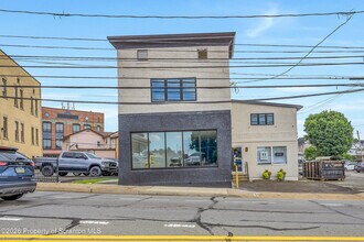 Building Photo - 111 S Blakely St