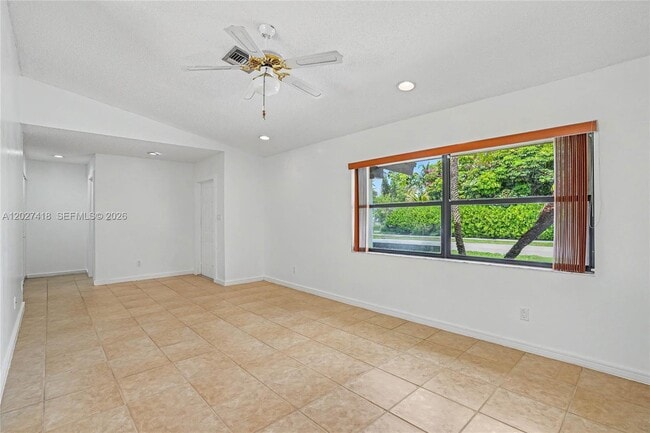 Foto del edificio - 10711 SW 116th Ave