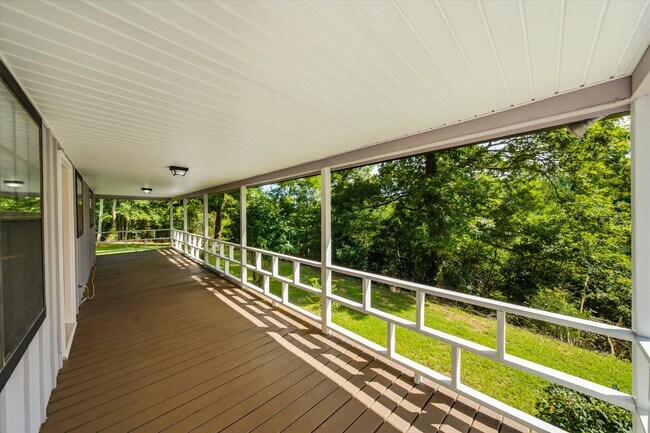 Foto del edificio - 250 Goodfield Creek Rd