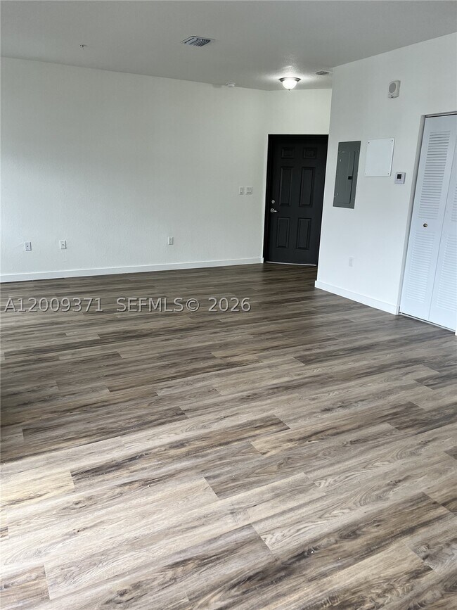 Foto del edificio - 15540 SW 136th St