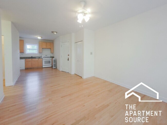 Foto del edificio - 3916 N Pine Grove Ave