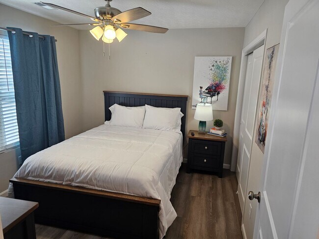 Building Photo - 814 Pierson Rd