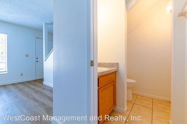 Building Photo - 3 br, 2.5 bath House - 5130 Sunridge Palms...