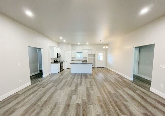 Building Photo - Amazing 4bd/ 2ba house in Silo School Dist...