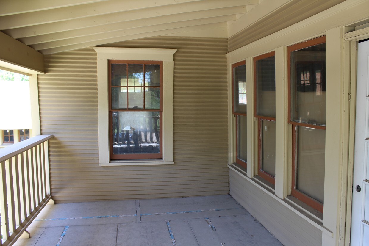 Building Photo - 1316 S Adams St