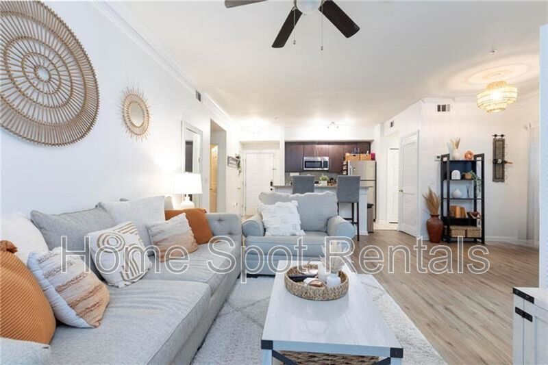 Foto principal - 955 Juniper St NE