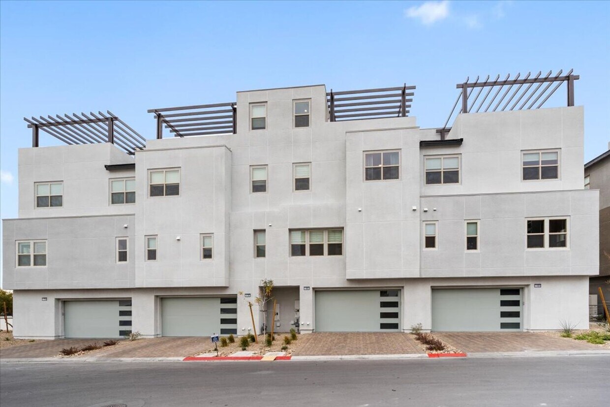Primary Photo - VIEWS!! VIEWS!! NEW CONSTRUCTION!!