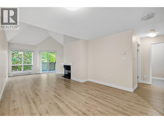 Photo du bâtiment - 7457 Moffatt Rd