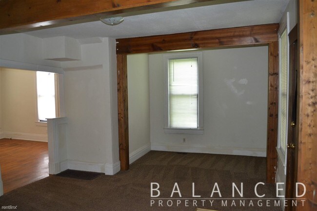 Building Photo - 2 br, 1 bath House - 1126 SW Woodward Ave