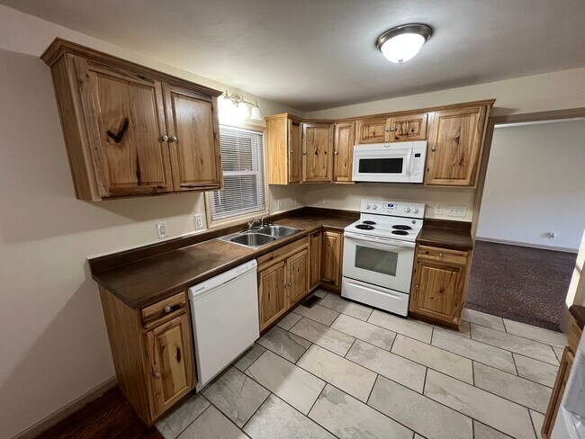 Foto del edificio - 4020 Bradshaw Rd