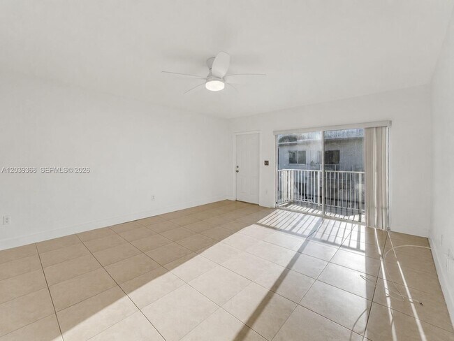 Building Photo - 1142 99th St