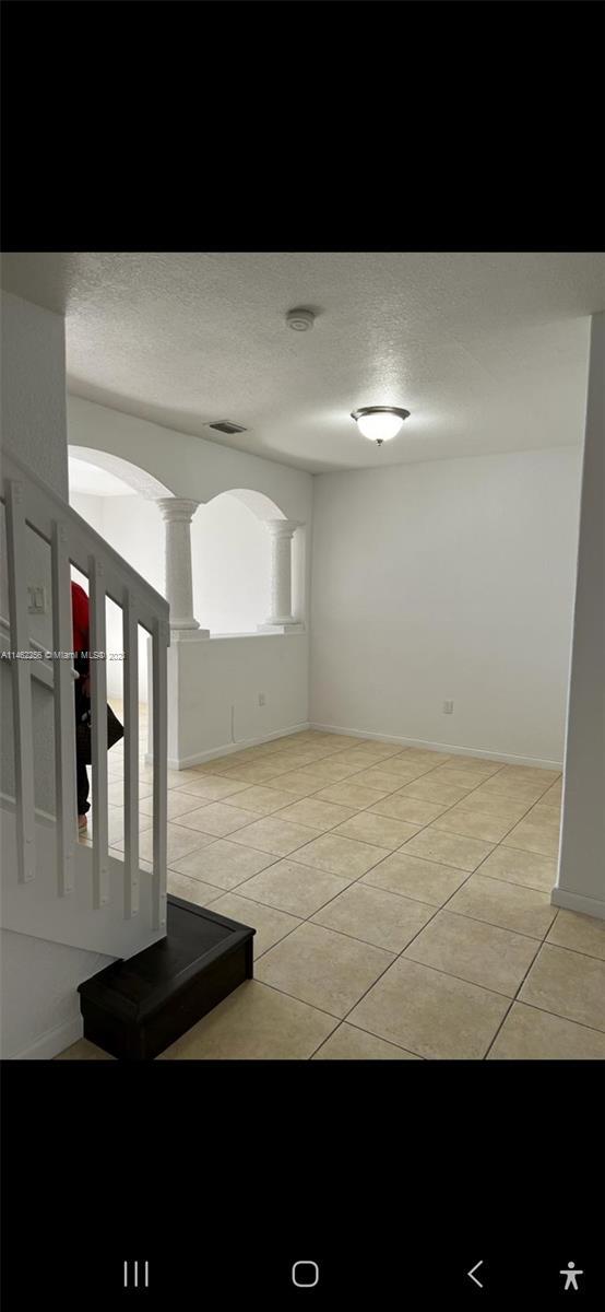 Foto del edificio - 1422 SE 24th Ct