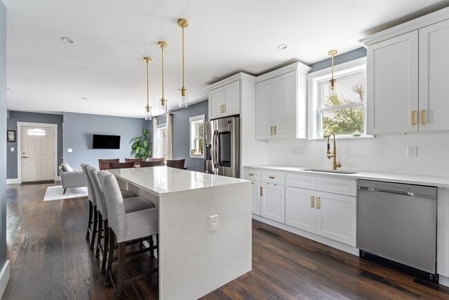 Building Photo - 19 Harrison St