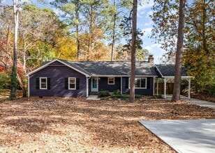 Building Photo - 709 Brent Rd