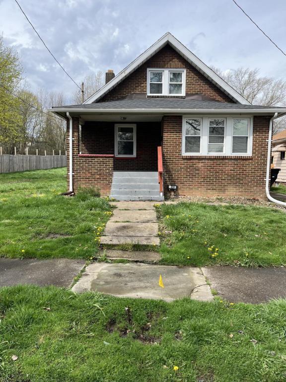 Primary Photo - 32 N Jackson St