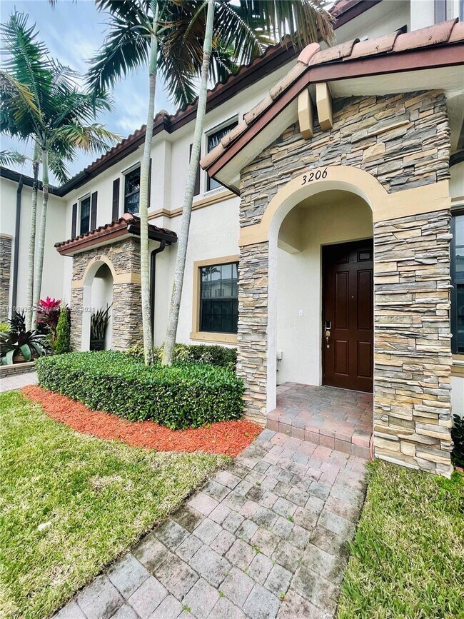 Foto del edificio - 3206 SE 6th St
