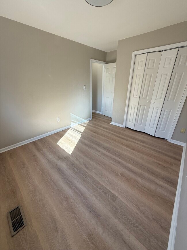 Foto del edificio - 3492 Woodburne Dr