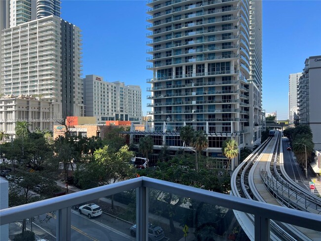 Foto del edificio - 1050 Brickell Ave