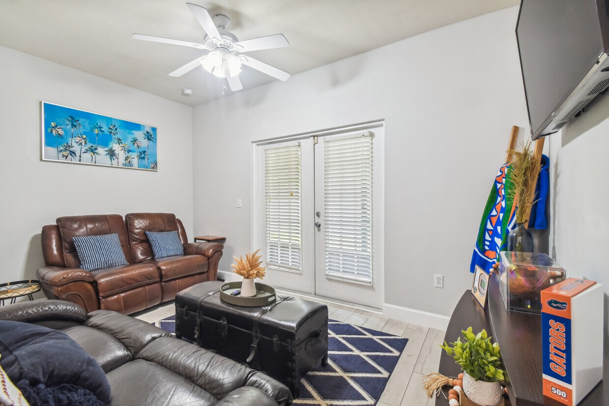 Primary Photo - 2945 SW 35th Pl