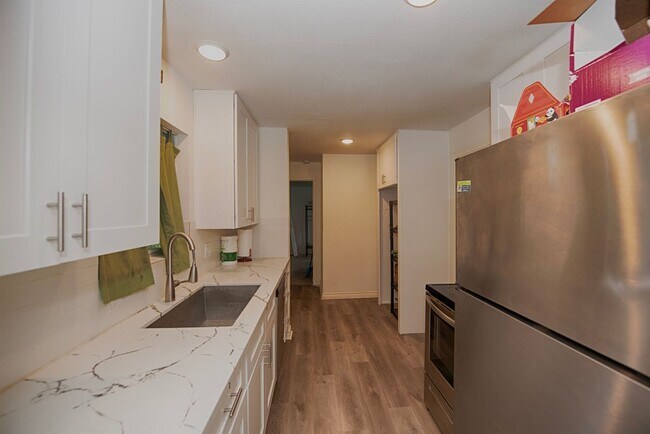 Foto del edificio - 2802 Canfield St